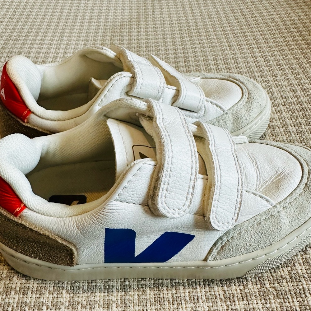 Veja boy shoes